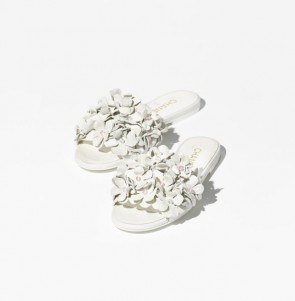 Lady's Chanel Mules in Lambskin & Strass