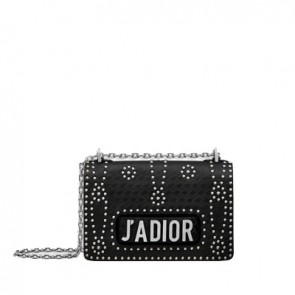 Women flap bag in studded calfskin M9000VLAE_M900
