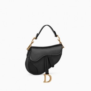 Women Mini saddle bag in black calfskin M0447CWGH_M900