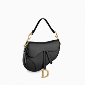 Women saddle bag in black calfskin M0446CWGH_M900