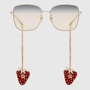 Gucci strawberry pendant Specialized fit rectangular sunglasses
