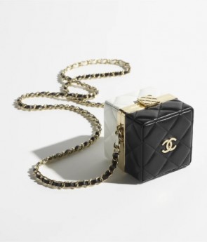 Chanel Clutch With Chain Lambskin & Gold Metal