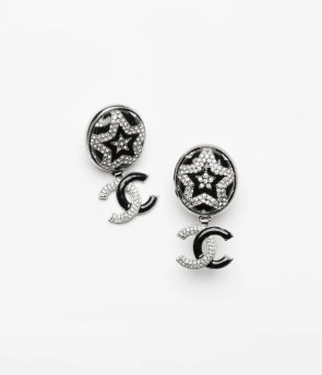 Lady's Chanel Pendant Earrings Fall-Winter 2023/24