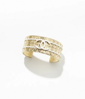 Lady's Chanel Cuff Cruise 2023/24