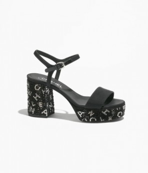 Lady's Chanel Sandals Cruise 2023/24