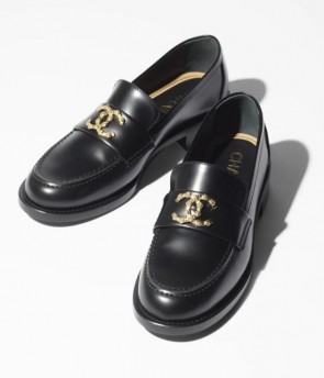 Lady's Chanel Moccasins In Calfskin & Metal