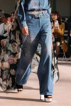 Lady's Chanel Jeans With Embroidered Rhinestones