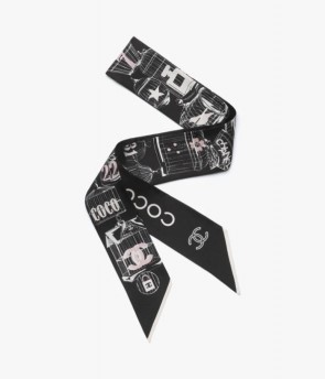 Lady's Chanel Slim Bandeau in Silk Twill