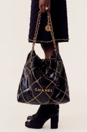 Chanel 22 Handbag