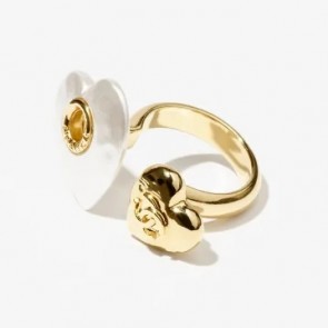 Lady's Chanel Ring In Gold & Pearly White