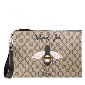Gucci mens bee print GG Supreme pouch 473904